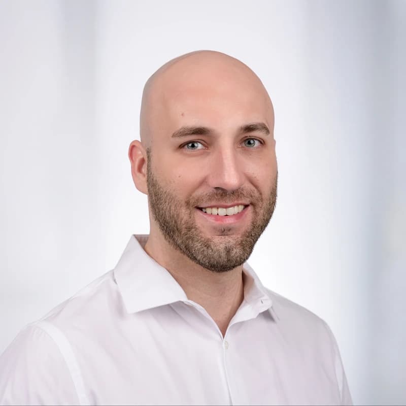 Julian Straub – Einkauf & Logistik